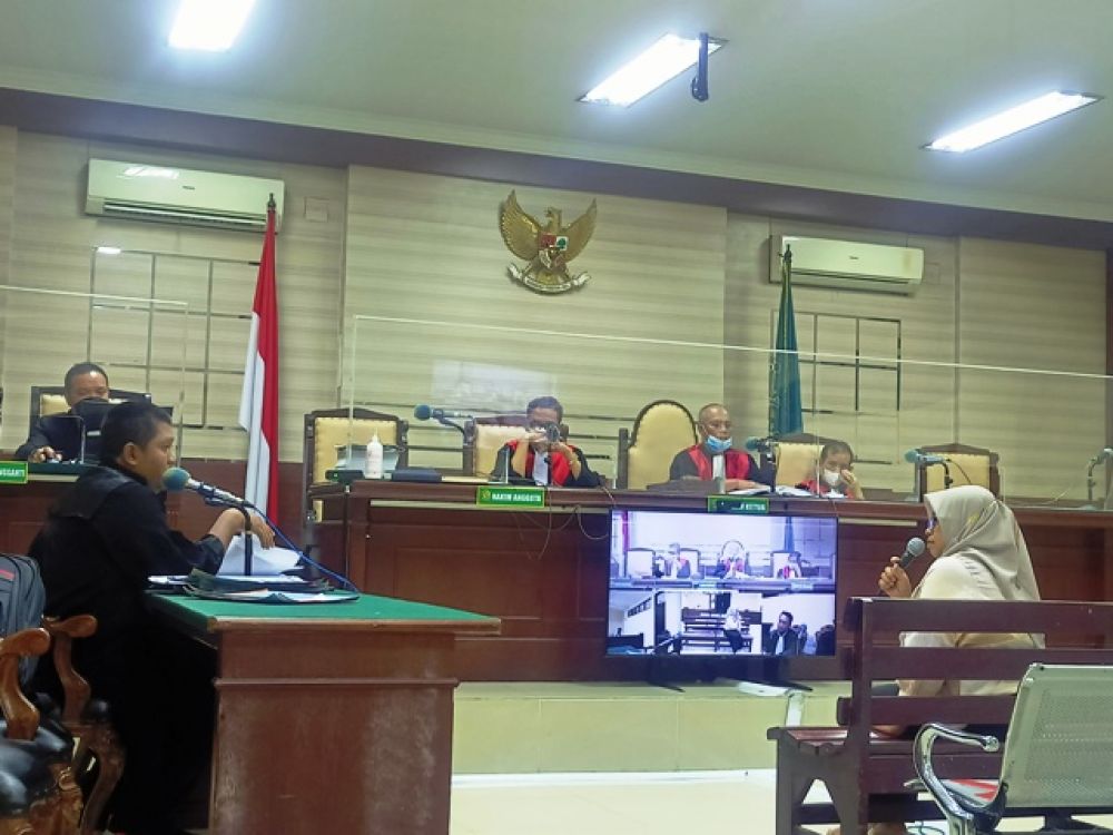 JPU Trenggalek Tuntut Guru Niken Sulastri 5 Tahun