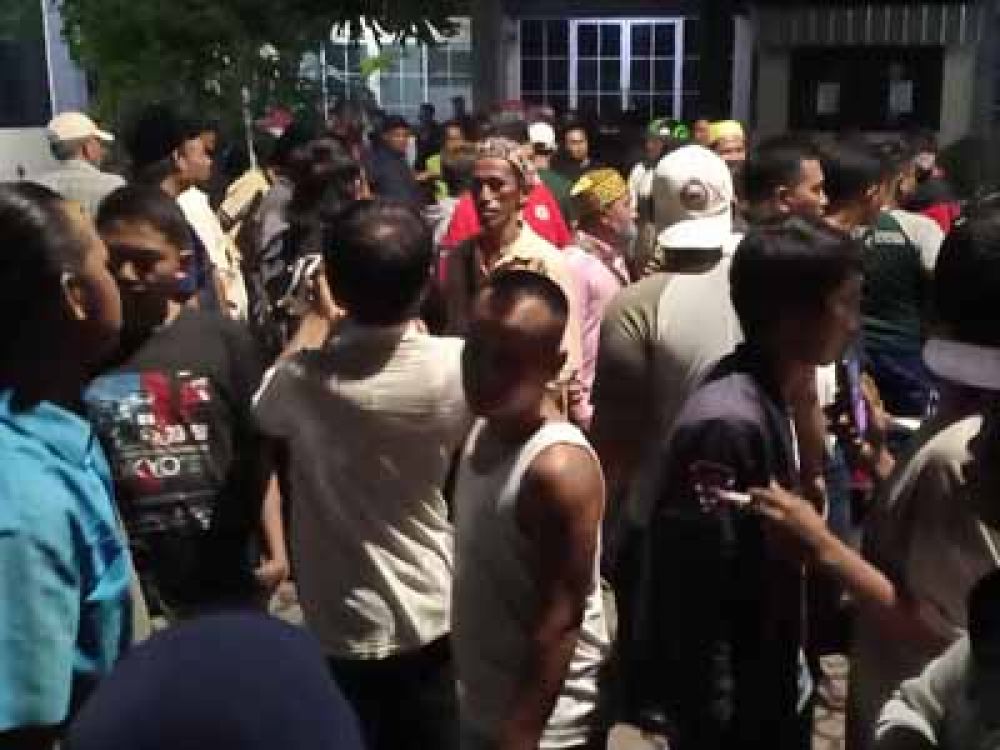 Ratusan PKL Sunan Ampel Geruduk Camat Semampir