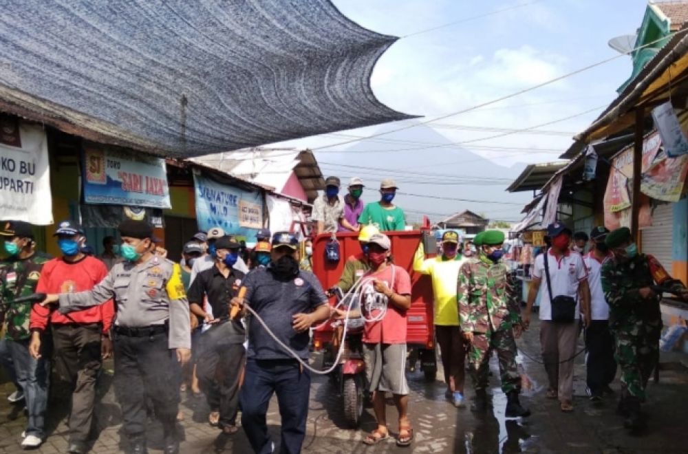 Pemdes Kepulungan dan Warga Melawan Corona