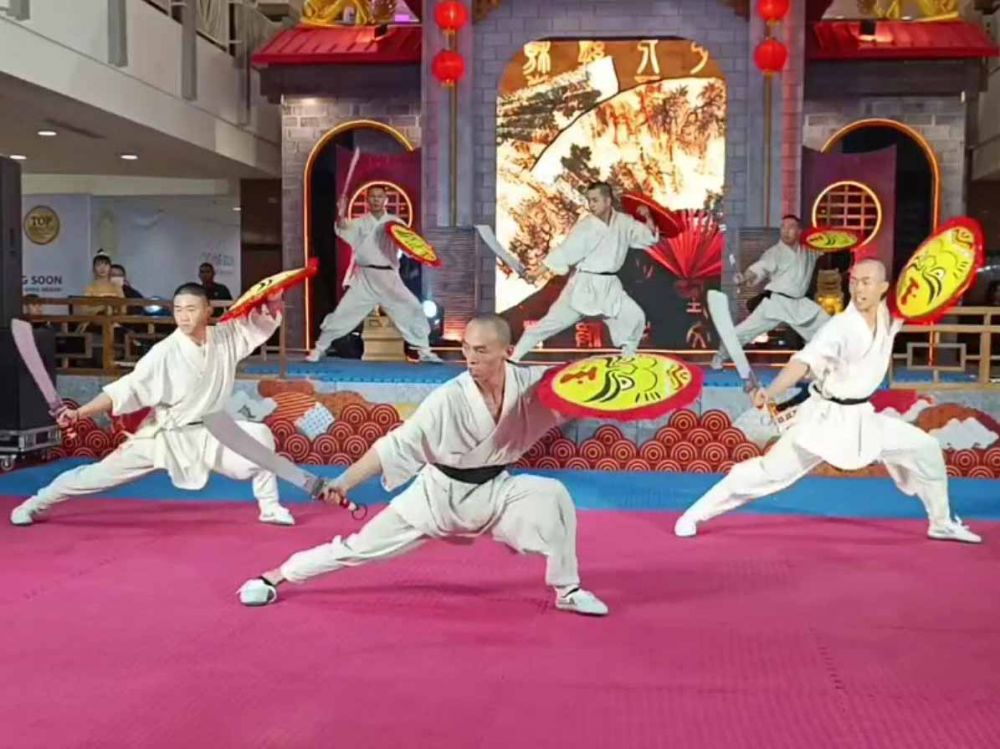 Event Prosperous Lunar Festival Shaolin Sambut Imlek 2024 di Pakuwon Mall