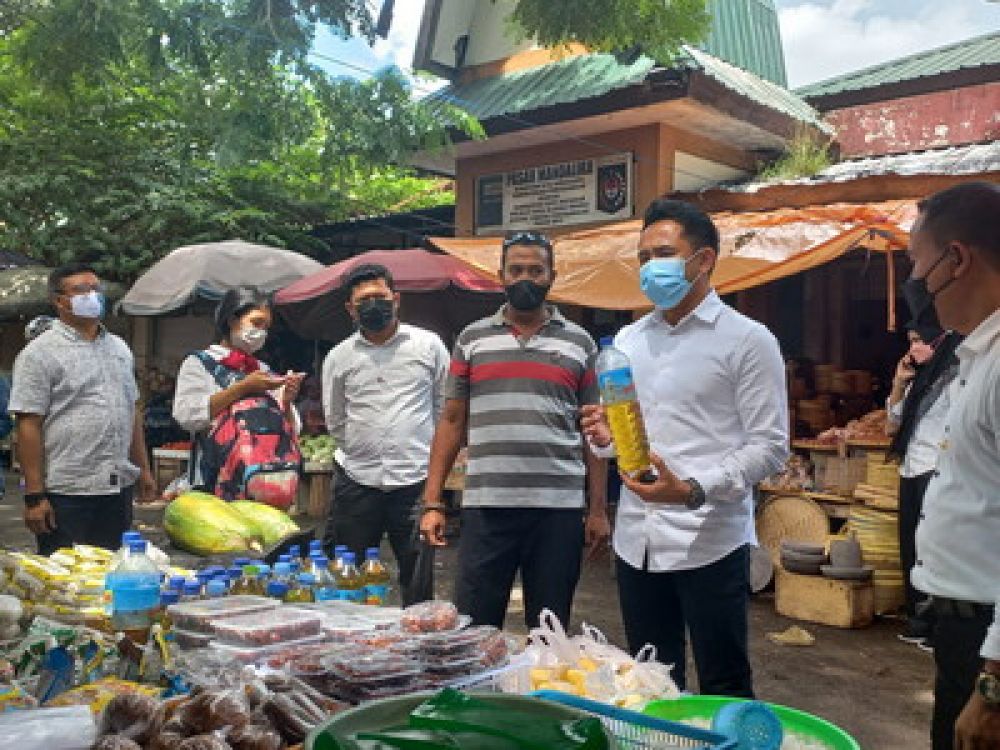 Polresta Mataram Sidak Minyak Goreng Curah Eceran