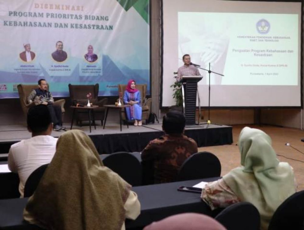 Sosialisasi Tiga Program Prioritas Bahasa dan Sastra