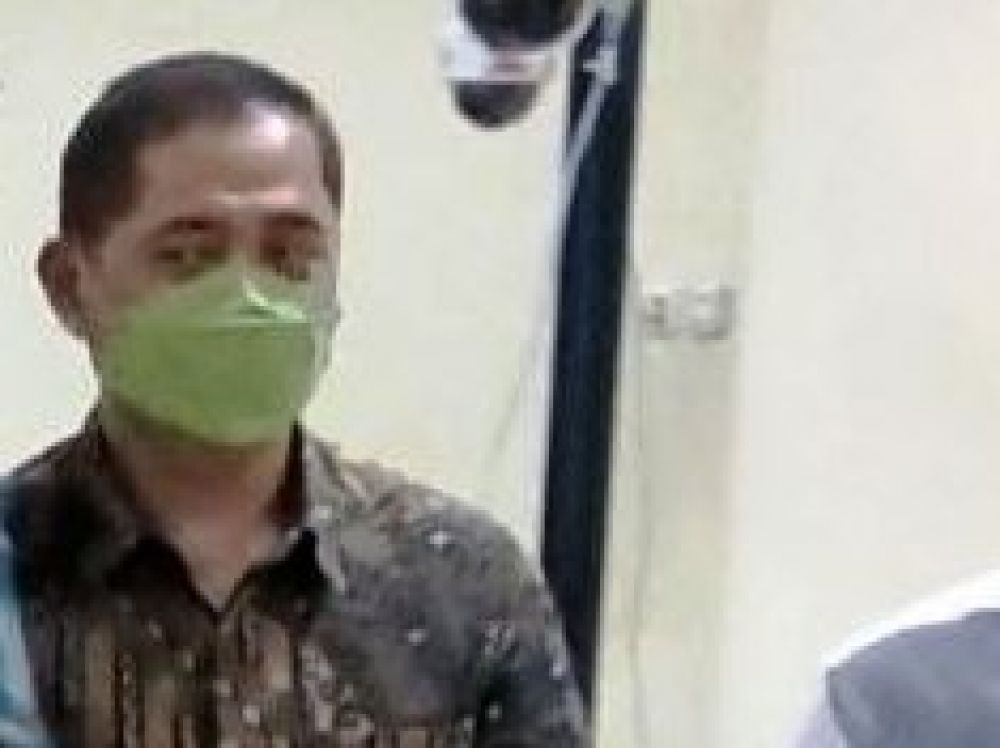 Staf Sekretariat DPRD Jatim Berbelit-belit Saat Sidang