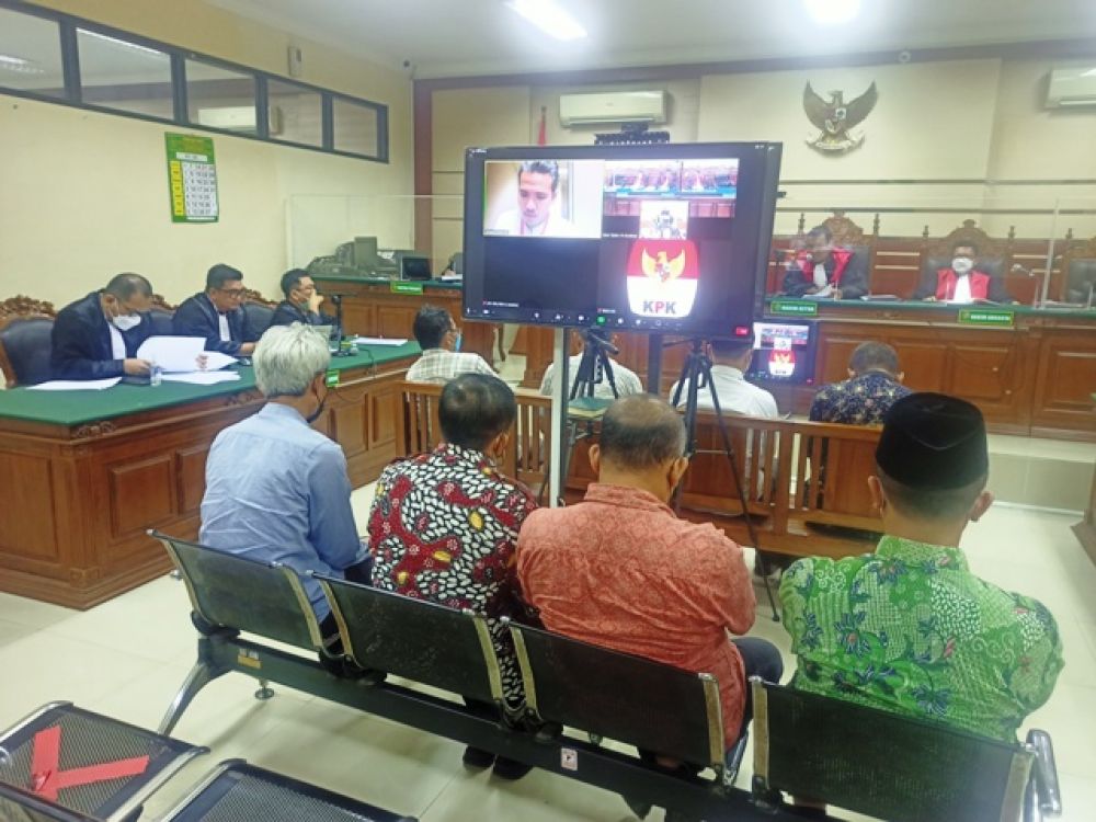 Pengacara Bantah Bupati Bangkalan Minta Uang