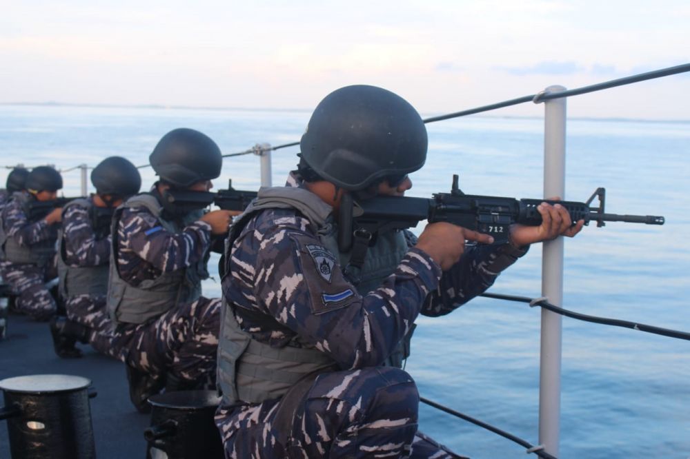 TNI AL Koarmada II saat berlatih bersama RSN (Republic of Singapore Navy) di Selat Singapura, Minggu, (14/082022).