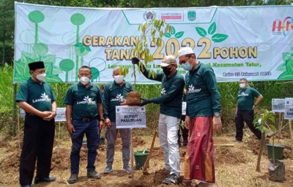 PWI Pasuruan Tanam 2022 Pohon di Tengah Hutan