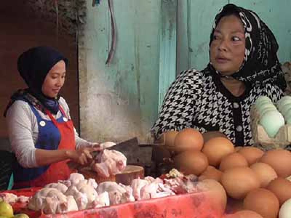 Harga Telur dan Ayam di Pasar Pabean Melejit