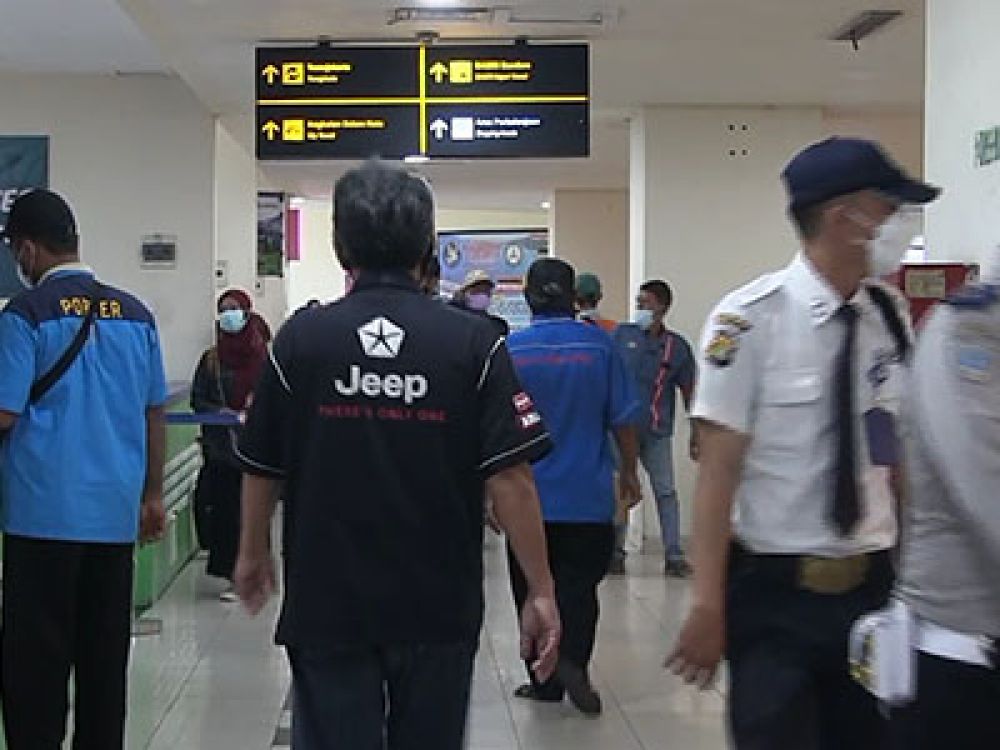 Suasana di Terminal Pulo Gebang