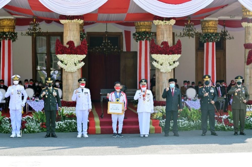 Upacara HUT RI ke-76 di Grahadi Berlangsung Khidmat