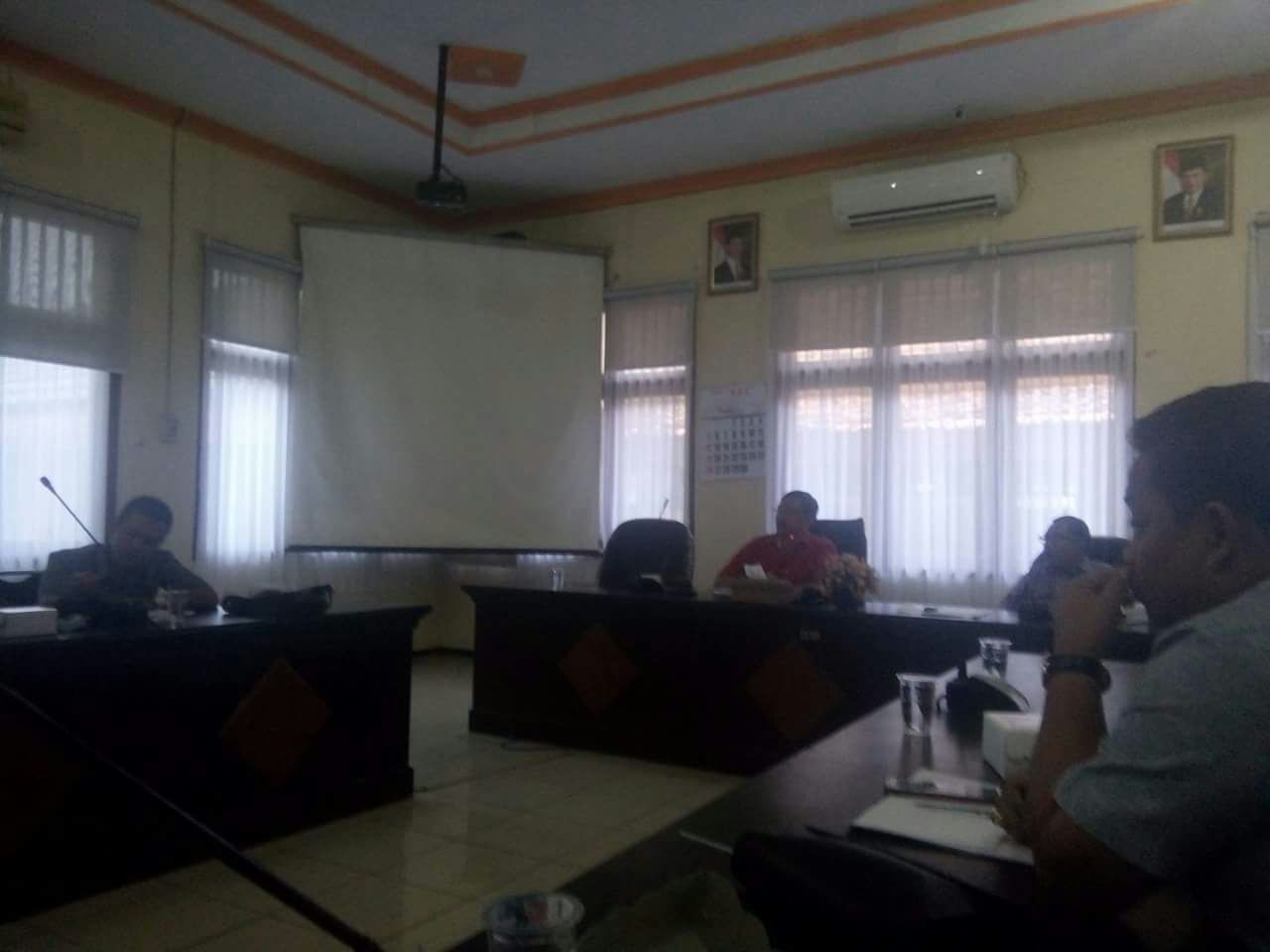 Kasmu saat rapat di DPRD Bangkalan, Madura, Rabu (22/11/2017).