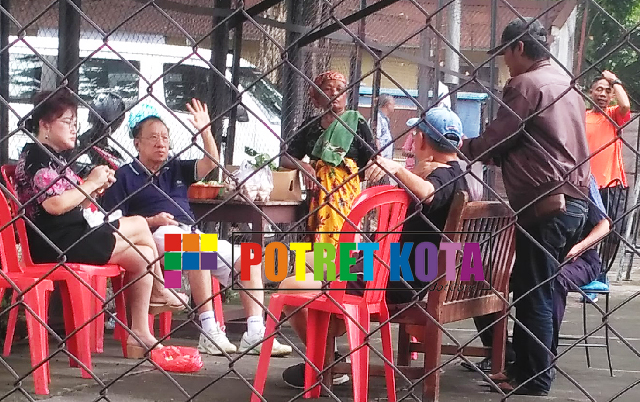 Para pemegang saham Lahan Tenis Ketabang Kali Surabaya