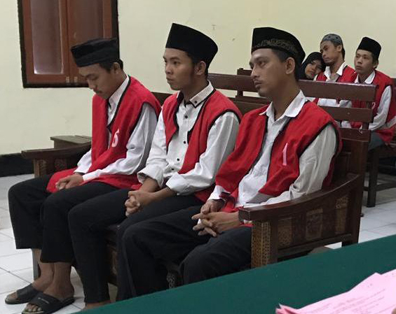 Para Terdakwa Pesta Sabu Divonis 2 Tahun penjara