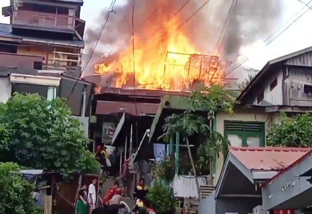 8 Rumah di Samarinda Terbakar, 2 Warga Terluka