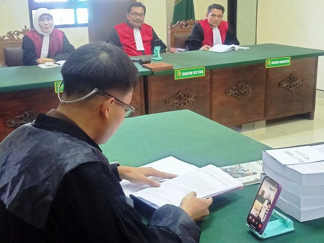 Herry Luther Pattay Diputus 2 Tahun Penjara