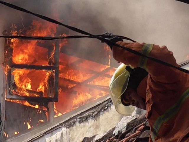 Rumah Indekos di Surabaya Nyaris Hangus Terbakar