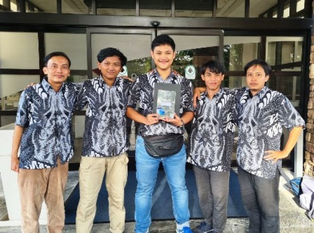 Mahasiswa Indonesia Juara Internasional Peluncuran Satelit di Virginia