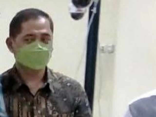 Staf Sekretariat DPRD Jatim Berbelit-belit Saat Sidang