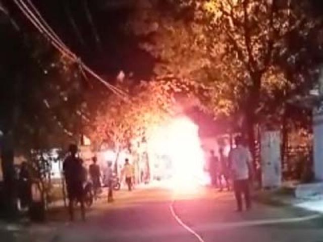 Adu Moncong Motor Vs Motor, 1 Orang Terbakar