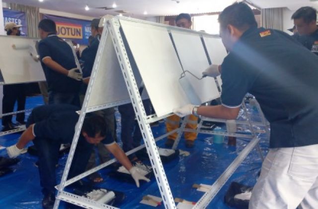 Tukang Cat dan Mandor Ikut Pelatihan Master Painter