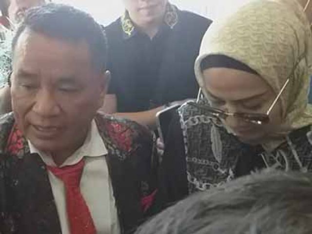 Vena Melinda Penuhi Panggilan Polda Jatim Didampingi Hotman Paris