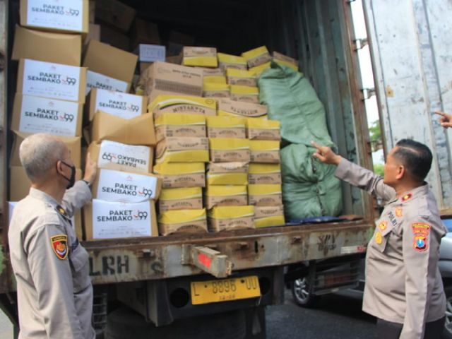 Paket Bansos dari Polrestabes Surabaya untuk Korban Gempa Cianjur