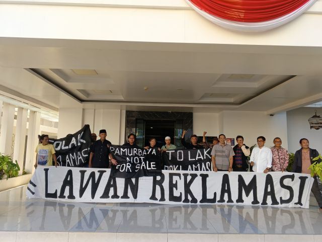 Menolak Reklamasi, AMPS Datang ke DPRD Surabaya