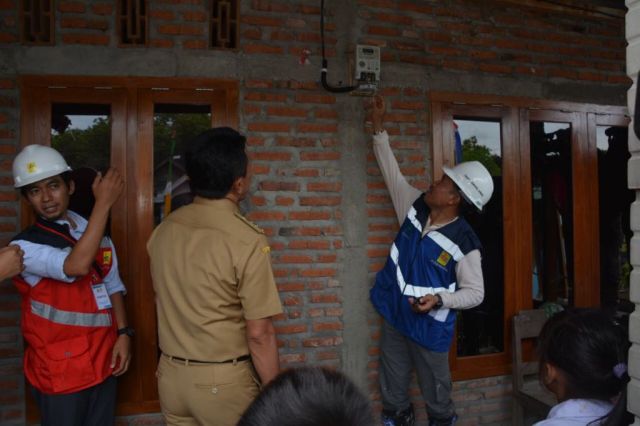 Jaringan Listrik Dusun Kedung Dendeng Jombang Diresmikan