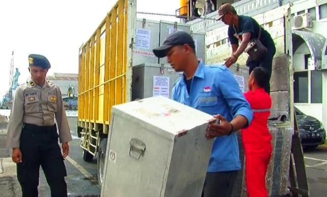 Logistik Pilkada Jatim Berangkat ke Masalembu