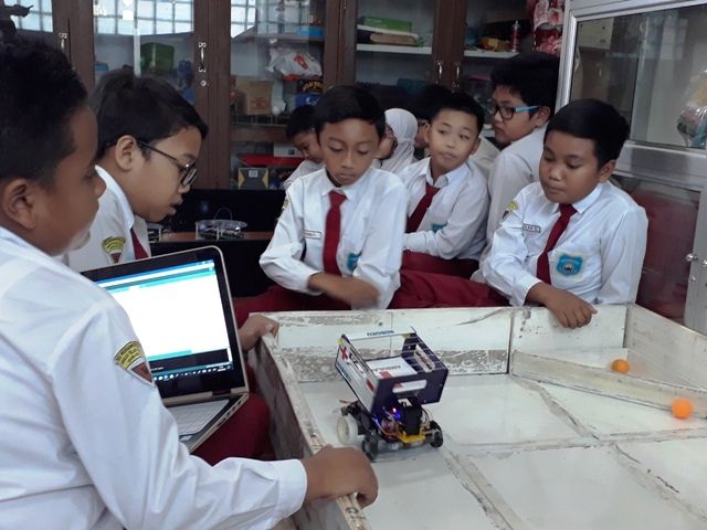 SD Muhammadiyah Borong Piala RoboCup 2018