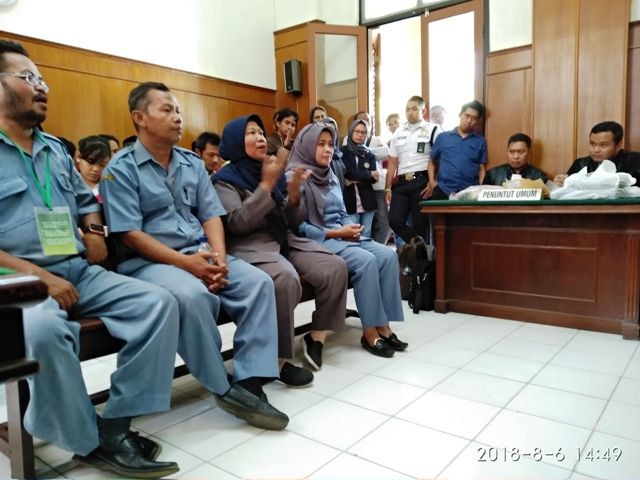 Saksi Guru SMPN 54 Surabaya Memilih Aman